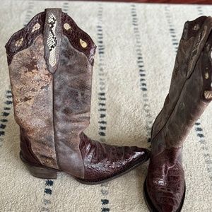 Women’s Buitre Boots